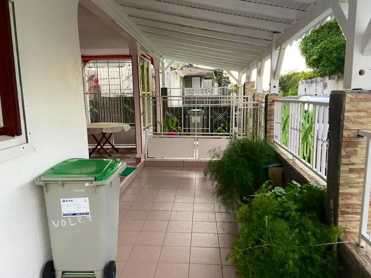 Appartement Spacieux A Petit Canal 93 M² Terrasse Avec Vue Jardin 과달루프